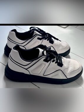 ZARA Men’s White & black leathers style Sneakers